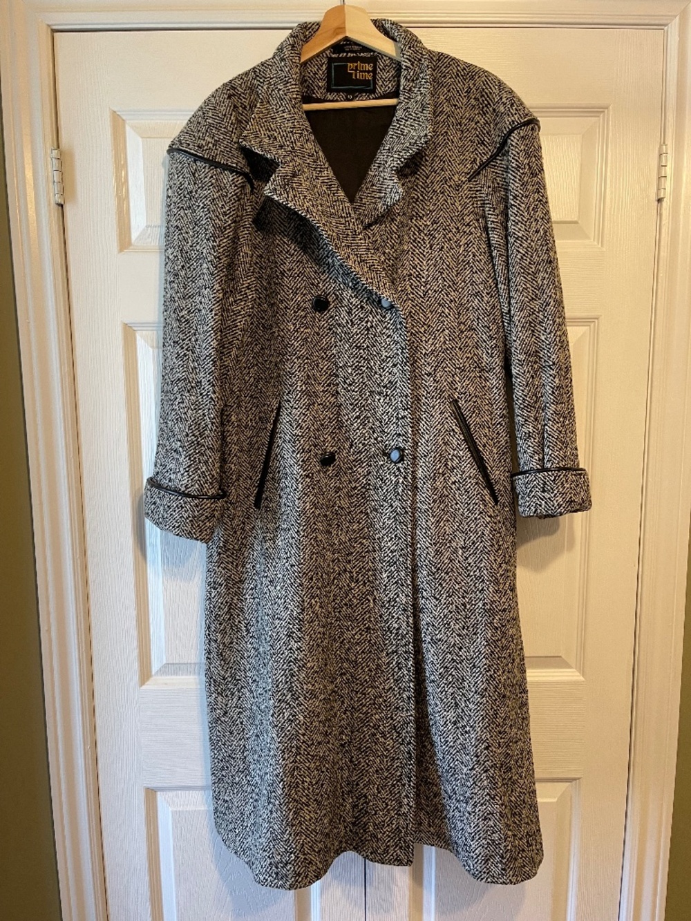 Vintage Women’s Coat From the 70s/80s